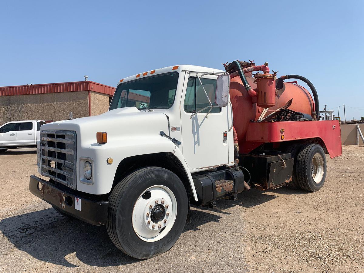 Used 1987 INTERNATIONAL 1954 S/A DAYCAB VACUUM TRUCK