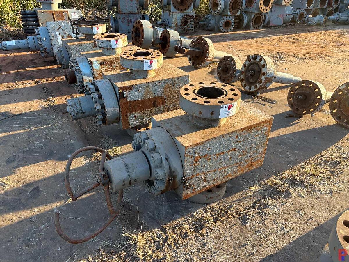 Used (2X$) (2) 7-1/16” MANUAL FRAC VALVES