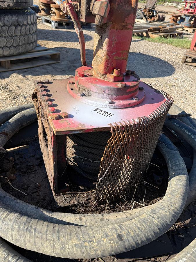 Used (2) PALLETS W/ GEARMATIC 8K LBS HYD AUX CATLINE WINCH, ASSORTED HYD & AIR HOSES