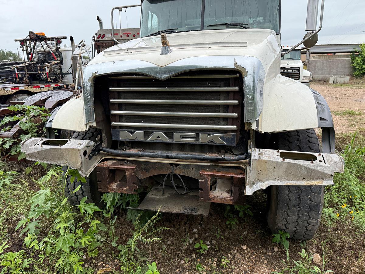 Used 2007 MACK CTP713 T/A CAB & CHASSIS TRUCK