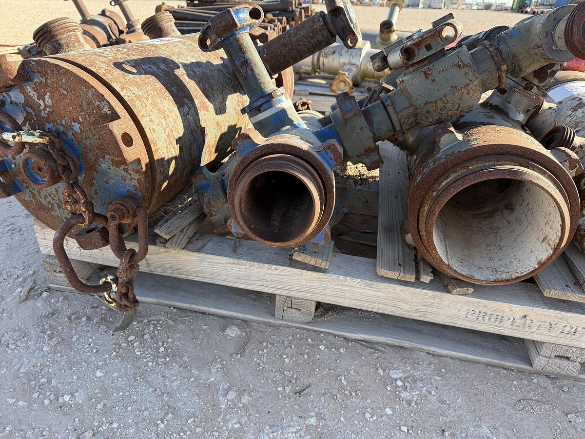Used (3) MULTI-SIZE SINGLE PLUG CEMENT HEADS