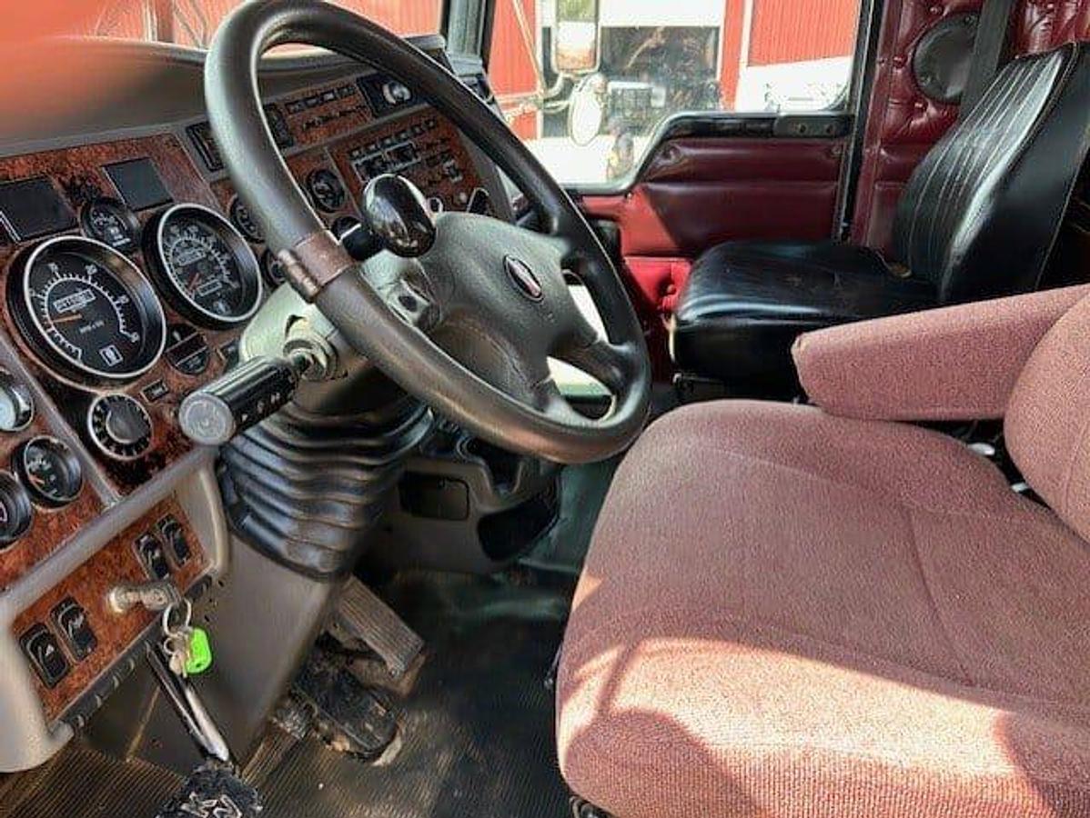 Used 2006 Kenworth C 500B Twin Steer Bed Truck