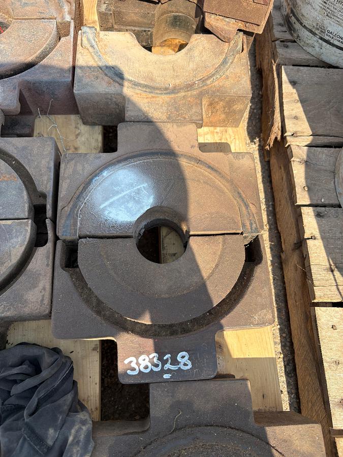 Used Set of (2) 9-1/2”W x 2-3/8” bop pipe rams