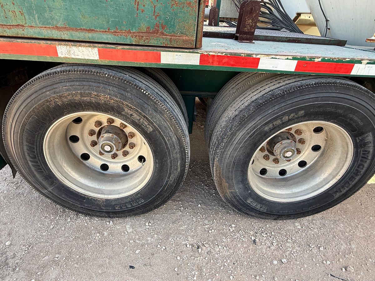 Used 2010 FREEMYER T/A 2-POD DRY BULK TANK TRAILER