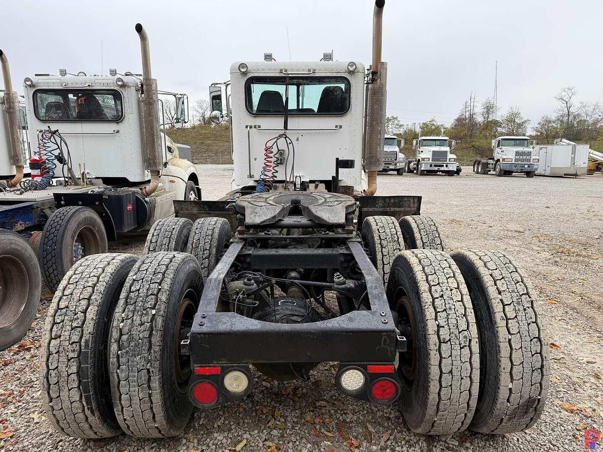 Used 2012 PETERBILT 386 T/A DAY CAB TRUCK TRACTOR (RUNS, INOP)