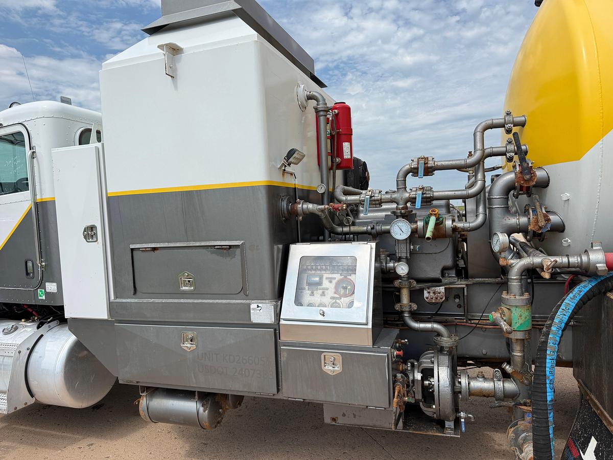 Used 2019 PETERBILT 389 T/A ENERGYFAB 5K WP HOT OIL TRUCK