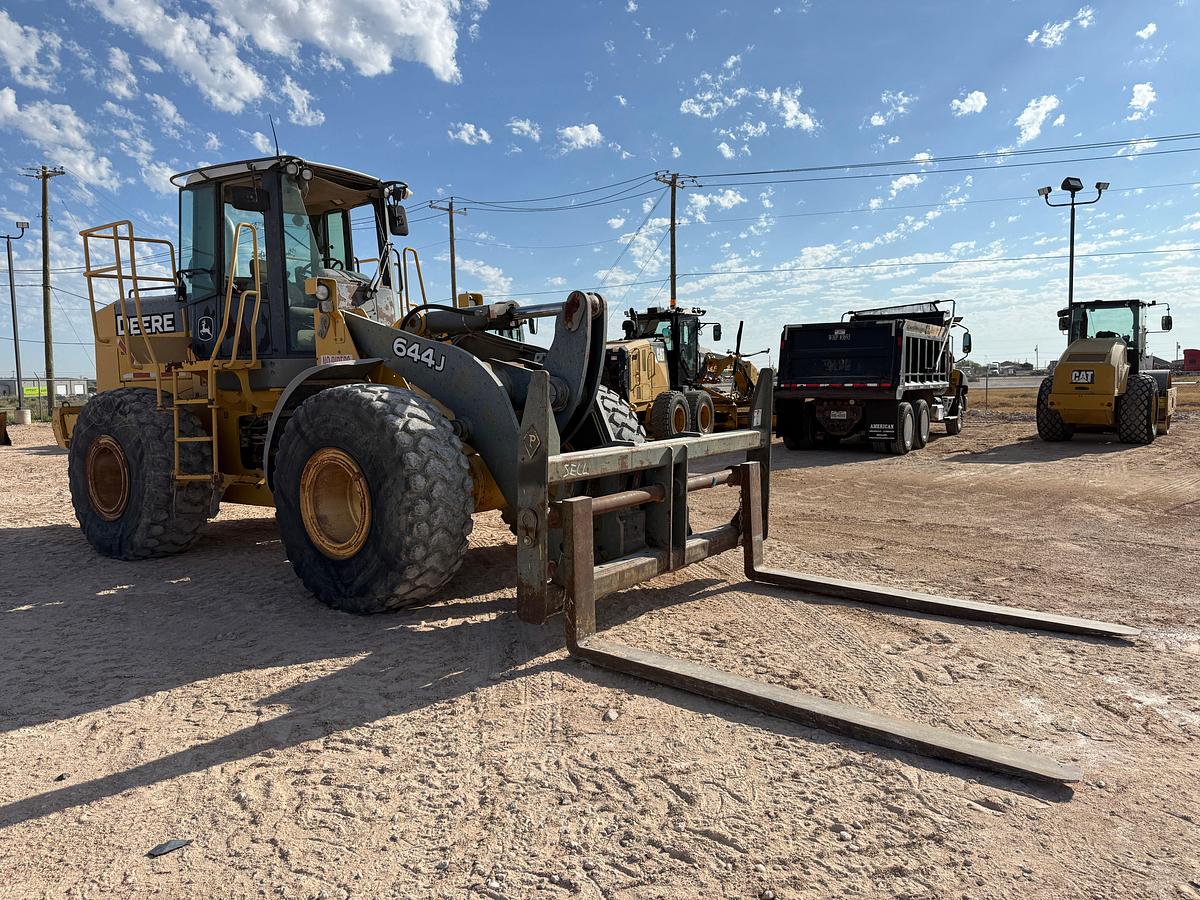 Used 2007 John Deere 644J wheel loader