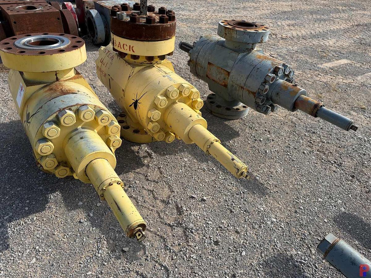 Used (3 X $) SSV 7-1/16” 10K WP MANUAL FRAC VALVES