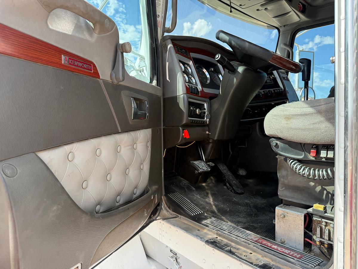 Used 2008 KENWORTH T800 T/A DAYCAB HAUL TRUCK