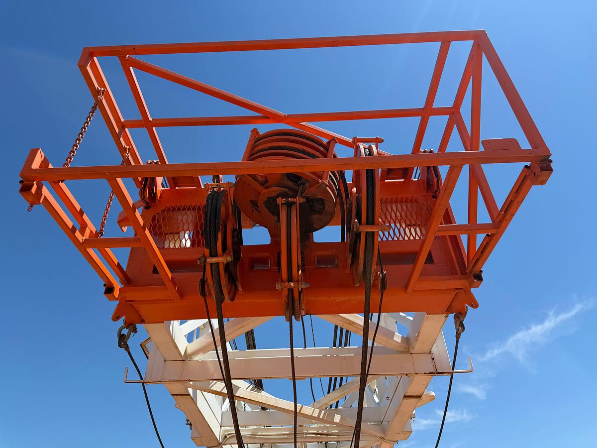 Used 2006 TAYLOR C500 DD 104'-250K 5-AXLE WELL SERVICE WORKOVER RIG