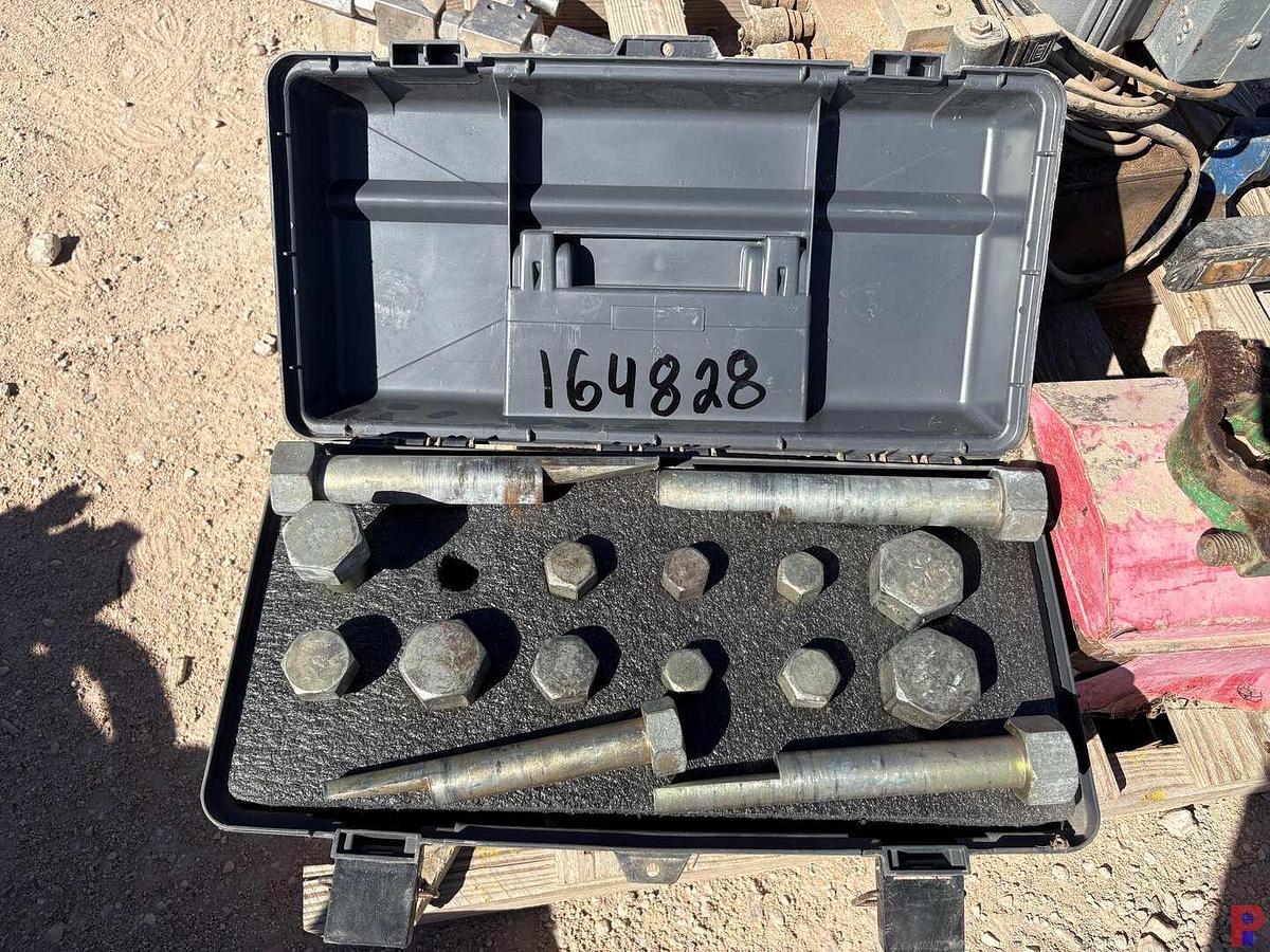 Used 1-1/8HP ELECTRIC 10K PSI HYDRAULIC PUMP, CARBON MONOXIDE AIR MONITOR, PRESSURE GAUGES, ETC.