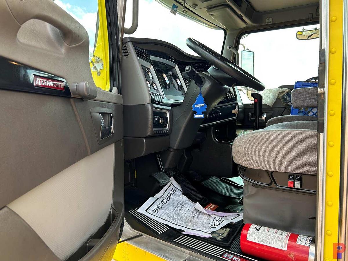 Used 2013 KENWORTH T800 DAY TRI AXLE CAB & CHASSIS