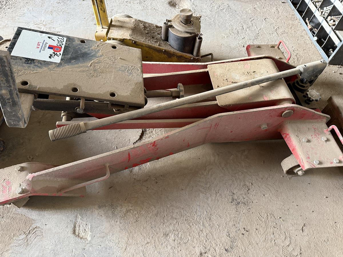 Used (1) TRANSMISSION JACK, (1) FLOOR JACK, (3) PNUEMATIC BOTTLE JACK, (6) JACK STANDS
