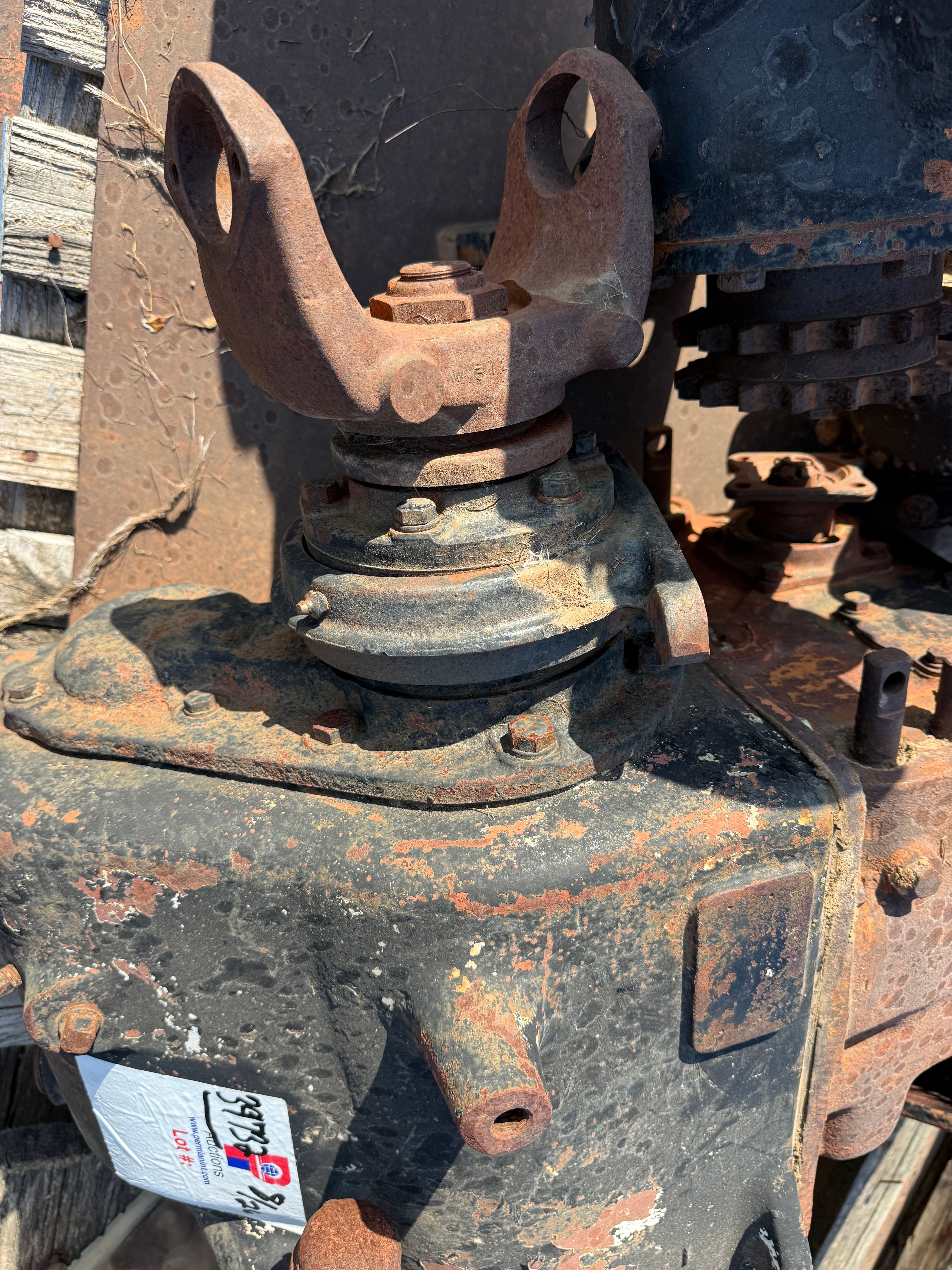 Used SPICER R-8341 4-SPD AUXILIARY TRANSMISSION W/ POWER TOWER