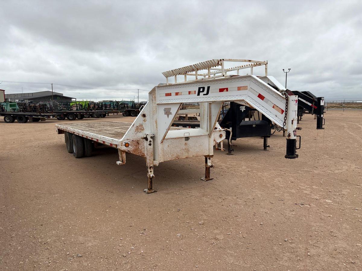 Used 2009 PJ TRAILERS 26’ X 102” T/A GOOSENECK TRAILER