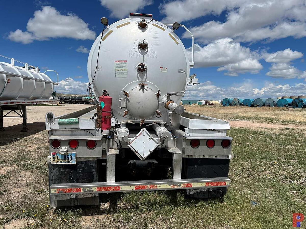 Used 2009 ACRO TRI-AXLE W/ TAG AXLE 200BBL ALUM. VACUUM TRAILER