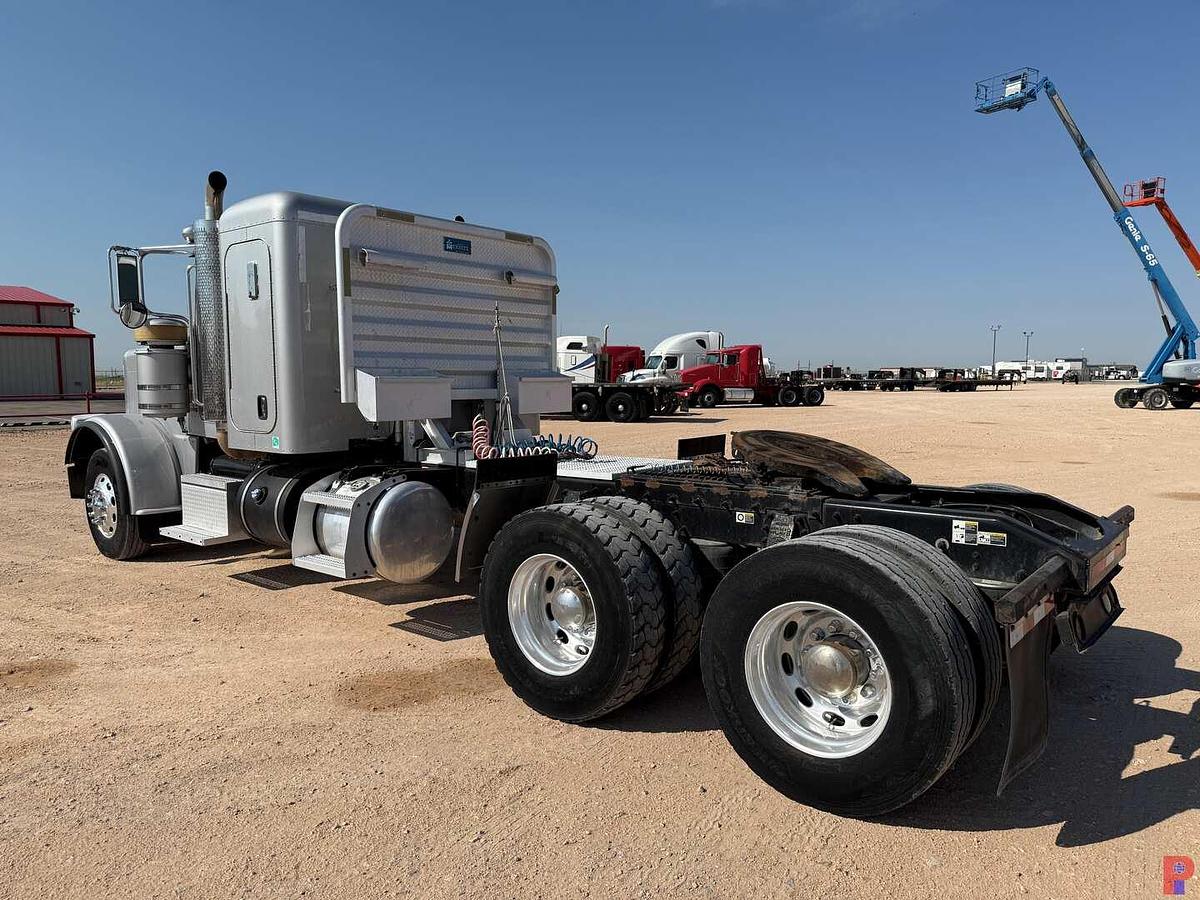 Used 2013 PETERBILT 388 T/A SLEEPER HAUL TRUCK