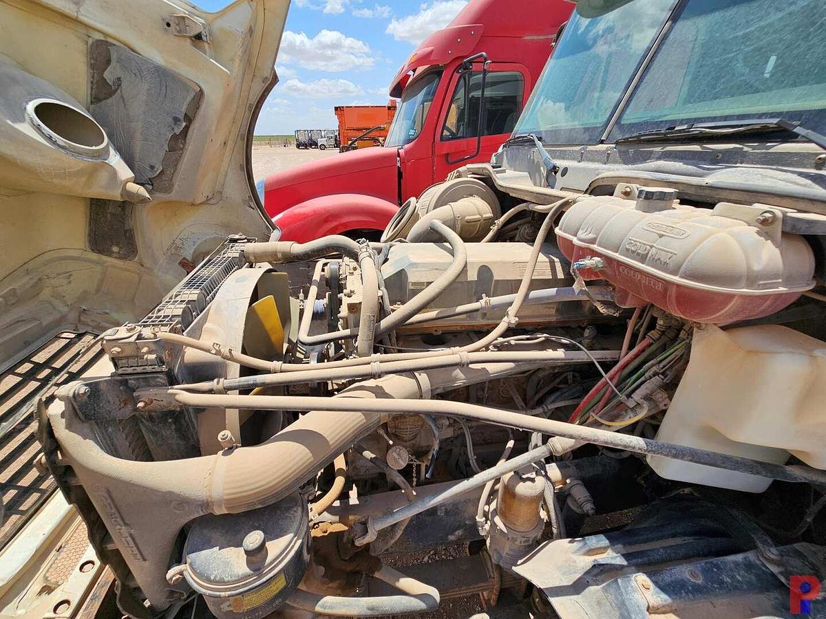 Used 2006 FREIGHTLINER COLUMBIA 120