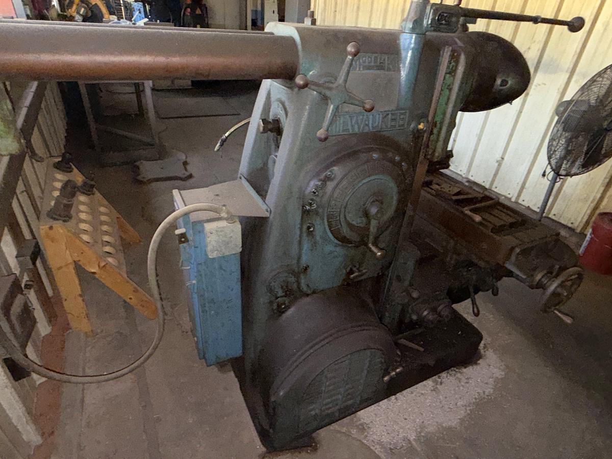 Used MILWAUKEE MODEL K MILLING MACHINE