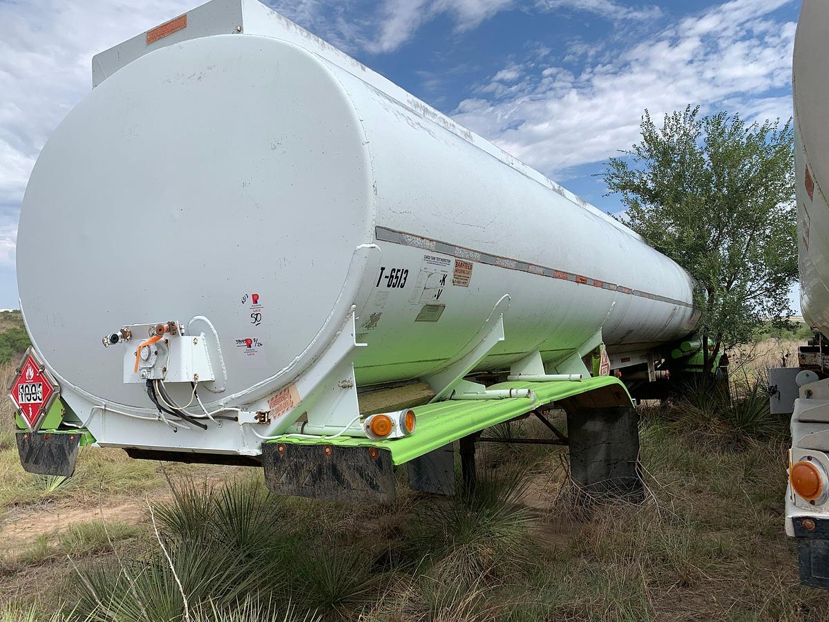 Used 1988 FrueHauf 9,200 Gal Fluid Transport Trailer
