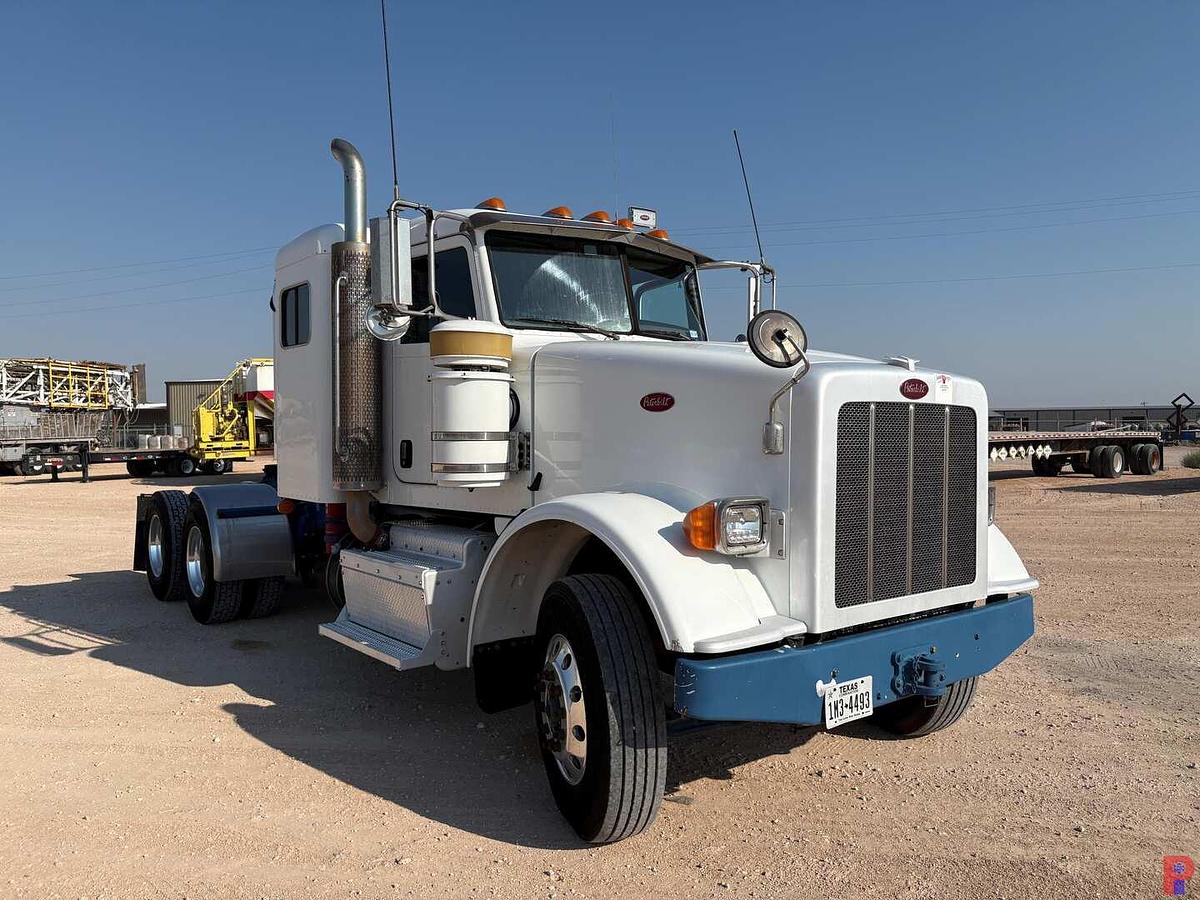 Used 2013 PETERBILT 367 T/A SLEEPER HAUL TRUCK