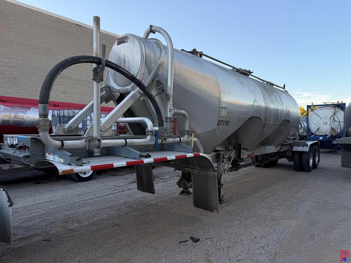 Used 2017 HEIL 1040 CF T/A PNEUMATIC BULK TRAILER