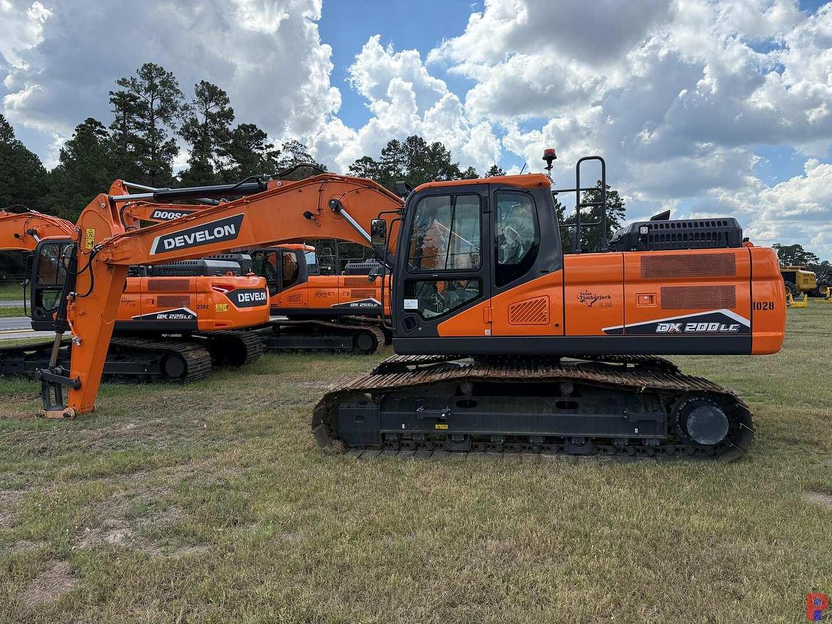Used (NEW) DEVELON DX200LC-7 EXCAVATOR