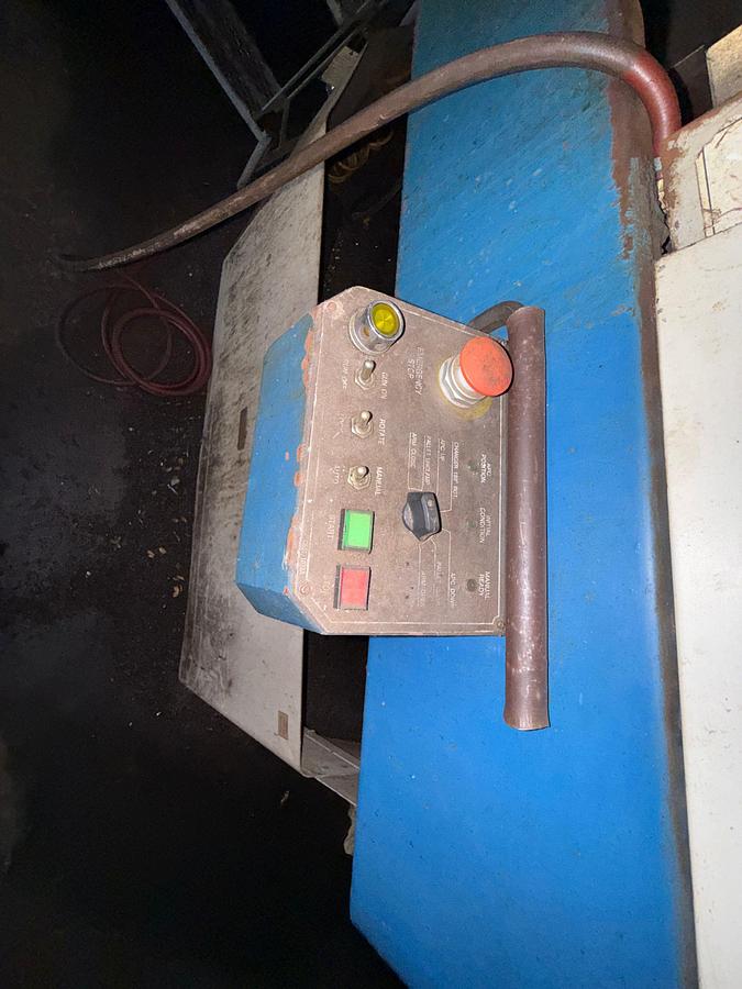 Used DIAMOND SERIES DHM-800 CNC MACHINING CENTER
