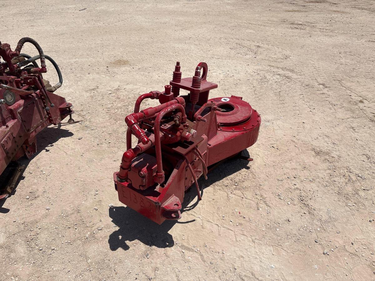Used Foster 58-93R hydraulic tubing tong