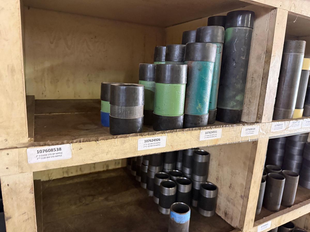 Used SECTION OF (100+) MOSTLY SCH-40 2” THRU 4” PIPE NIPPLES SOME HEAVY WALL