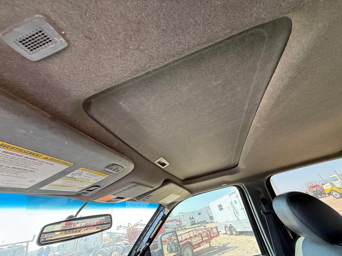 Used 2016 FORD F-350 SUPER DUTY CREW CAB FLATBED TRUCK, 4X4