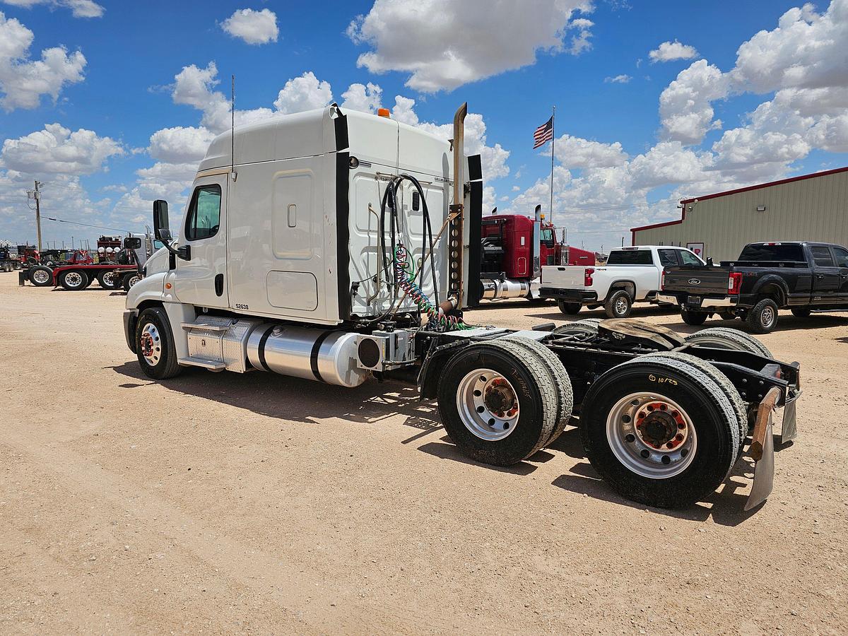 Used 2013 FREIGHTLINER CASCADIA T/A SLEEPER HAUL TRUCK
