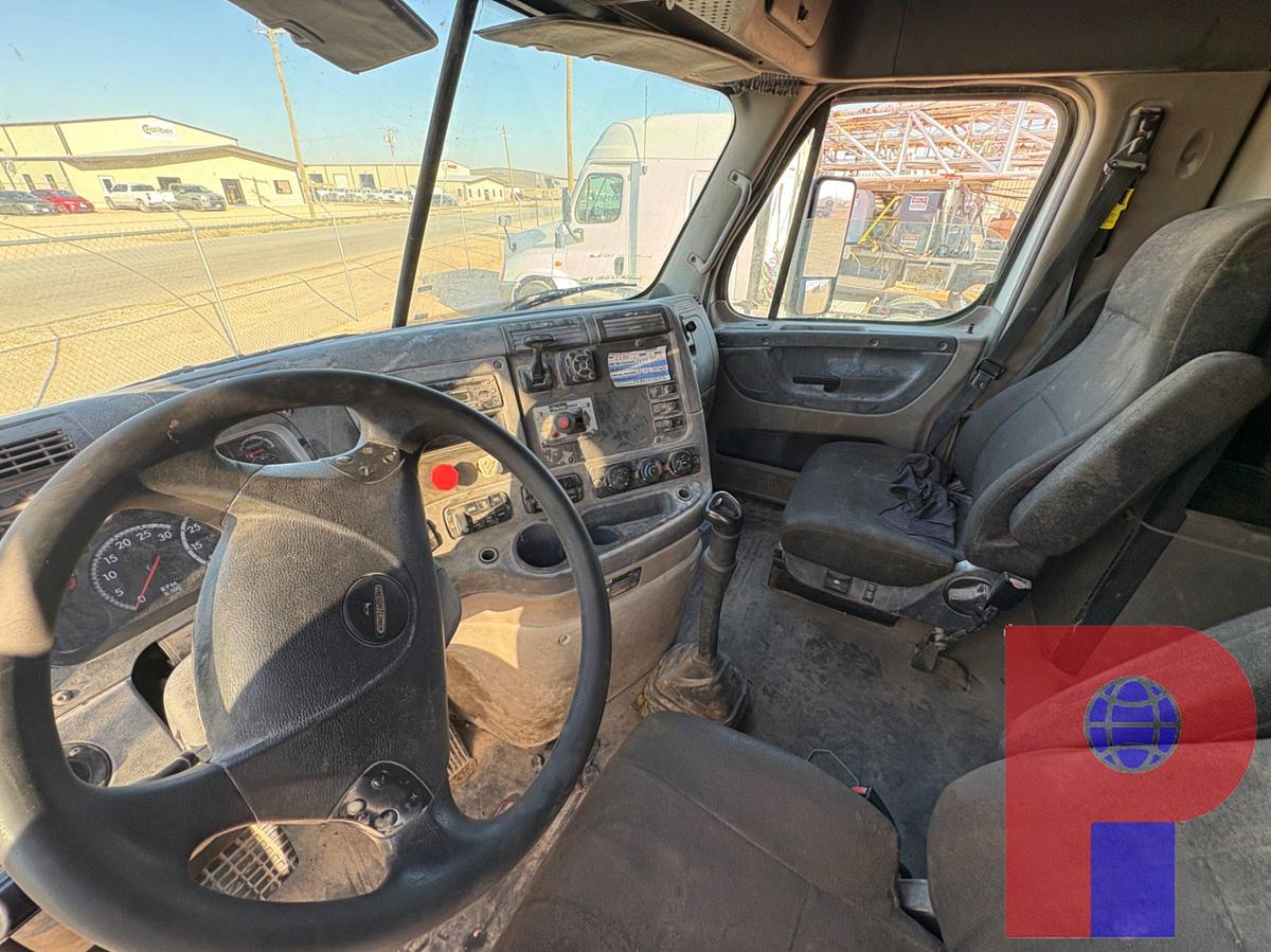 Used 2011 FREIGHTLINER CASCADIA T/A SLEEPER HAUL TRUCK