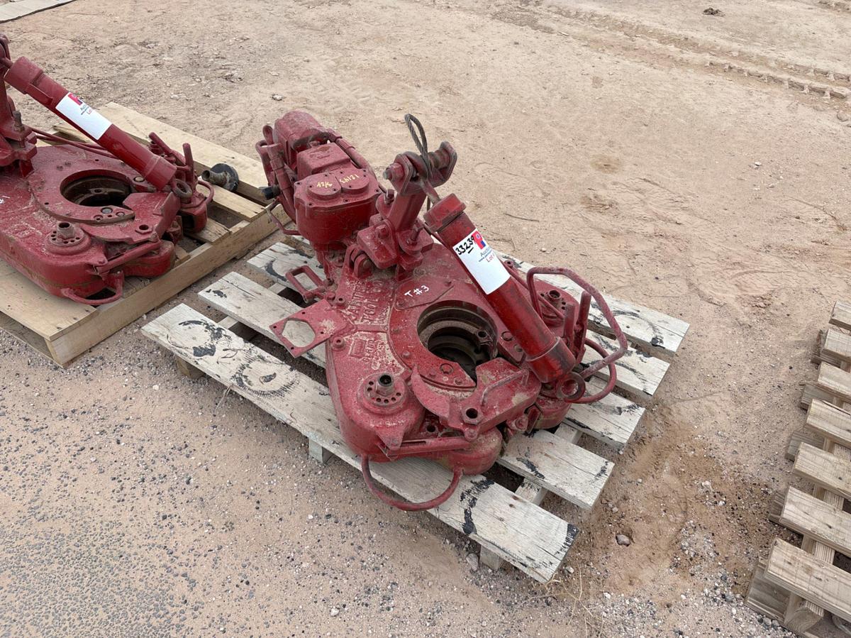 Used Carter tool co RS style hydraulic tubing tong