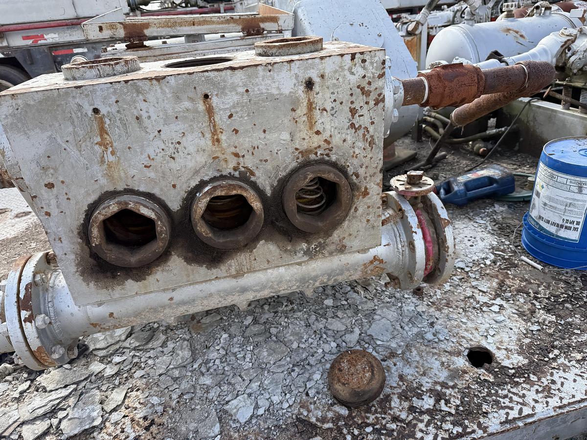 Used JWS-340 10K WP TRIPLEX WELL SERVICE PUMP SKIDDED P/B DETROIT SERIES 60 (INCOMPLETE)