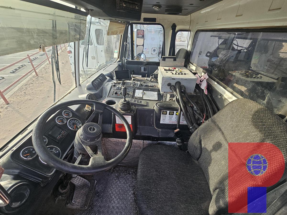 Used 2018 AUTOCAR XPEDITOR T/A 29YD CAB OVER TRASH TRUCK