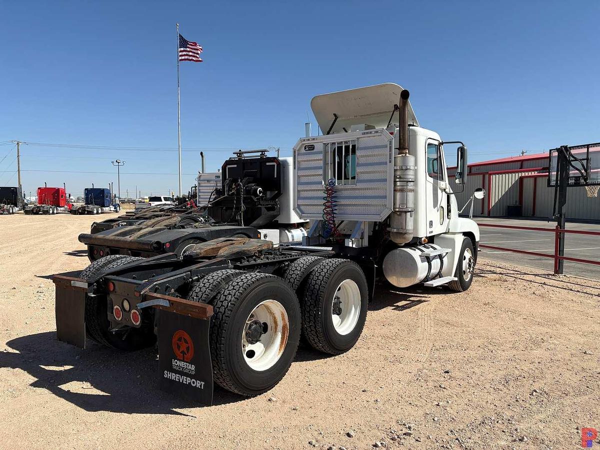 Used FREIGHTLINER CENTURY CLASS T/A DAYCAB HAUL TRUCK
