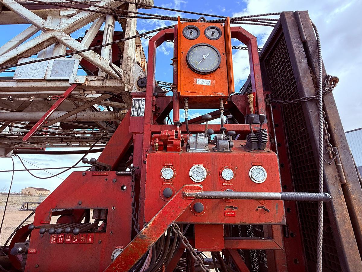 Used 2004 CROWN CE550 DD 104’-250K 5-AXLE WELL SEEVICE WORKOVER RIG