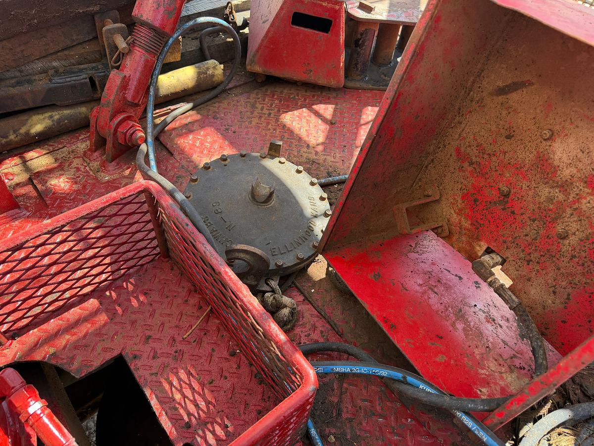 Used 1980 TAYLOR 4-AXLE WELL SERVICE RIG