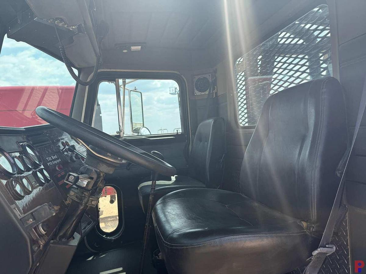Used 1992 PETERBILT 357 T/A DAYCAB FLATBED WINCH TRUCK