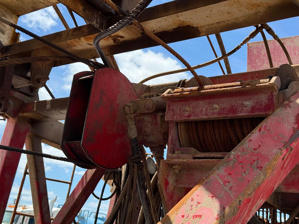 Used 2008 LOADCRAFT 550 DD 96’-225K 5-AXLE WELL SERVICE WORKOVER RIG