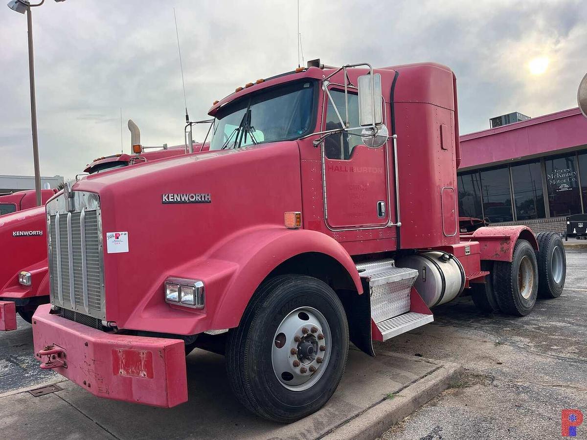 Used 2007 KENWORTH T800 T/A 36” SLEEPER TRUCK