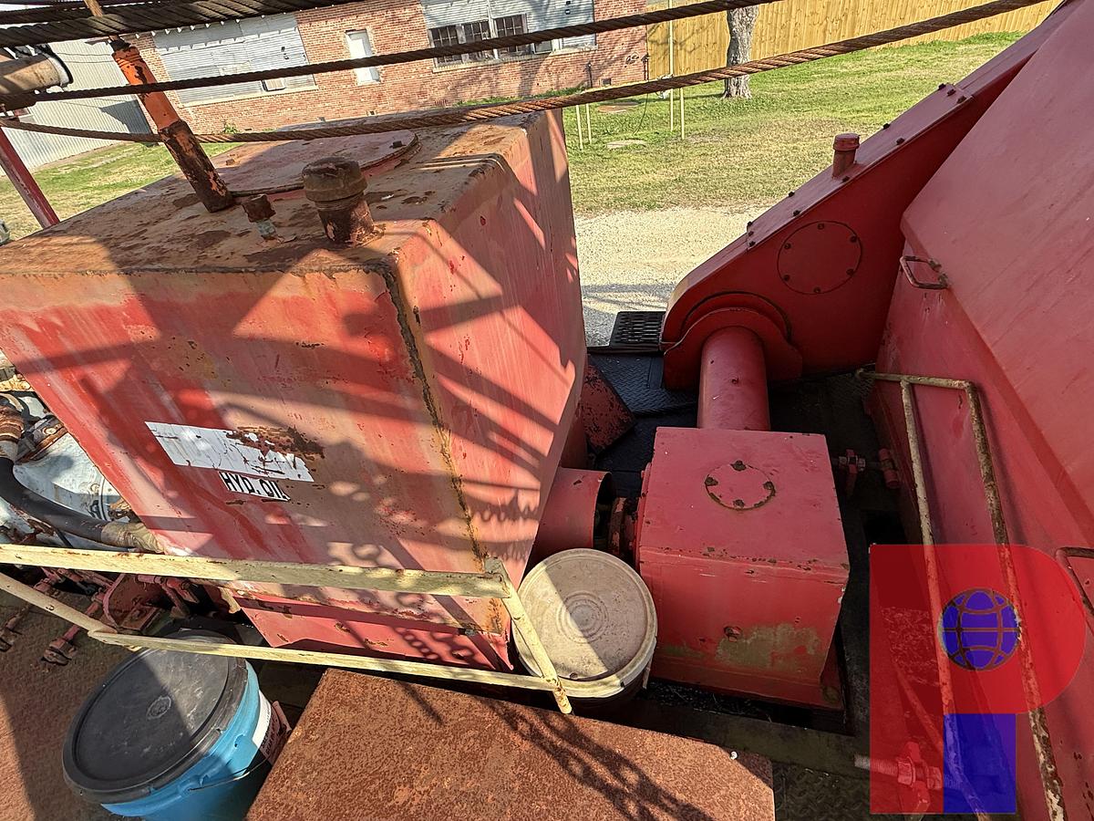 Used 1979 MOLLER 300 DD 96'-180K 4-AXLE WELL SERVICE WORKOVER RIG