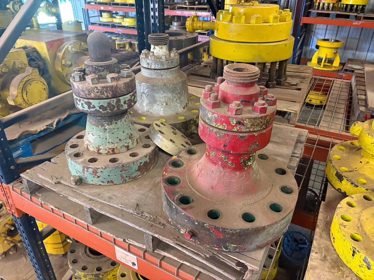 Used (25) 5” 10k spacer spools, (6) 5” 10k weco flanges, & crate w/ (8) 4” 1002 3-way fluid crosses