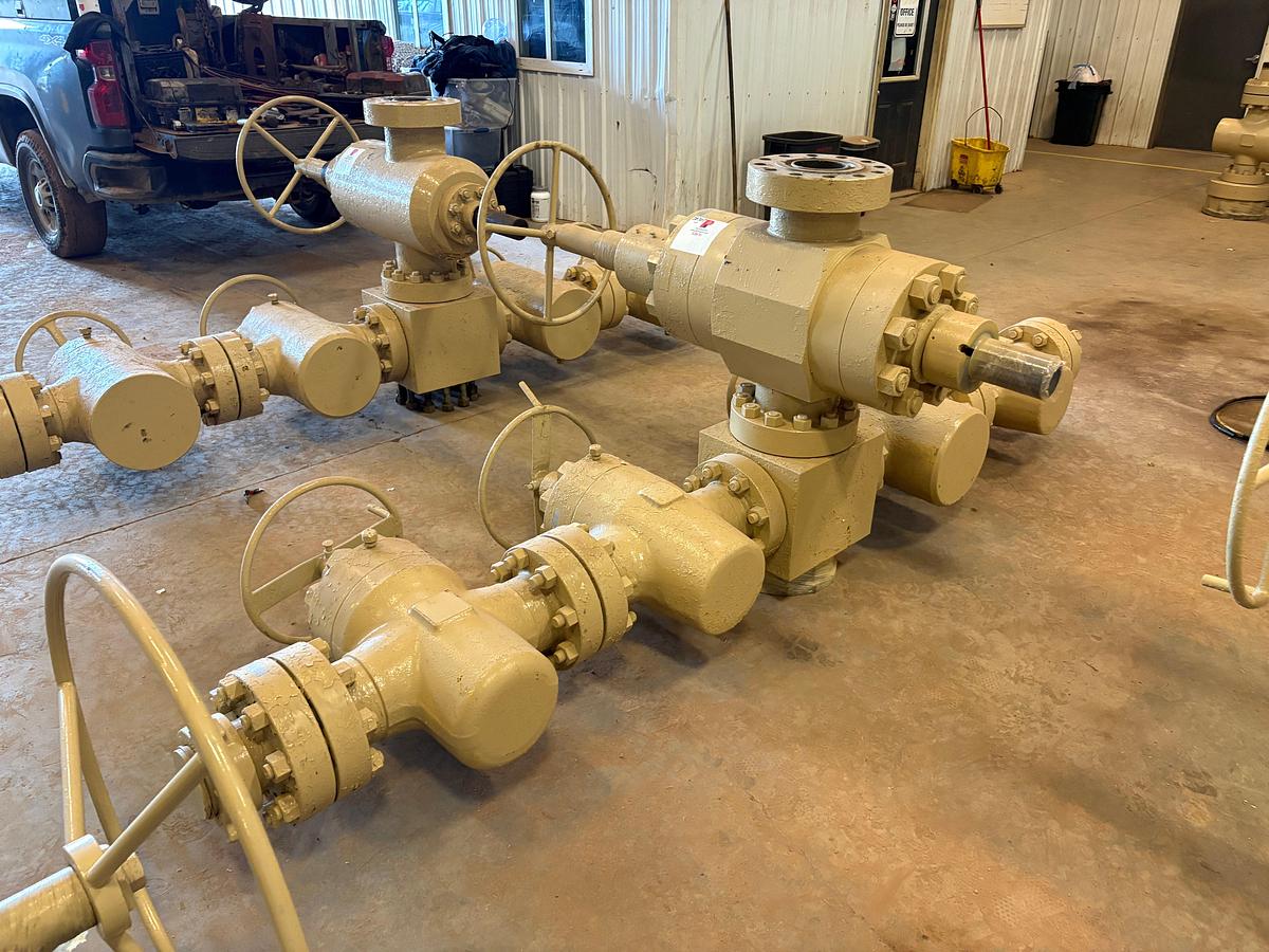 Used (4) 4-1/16” 10k gate valves, (1) 5-1/8” 10k gate valve & (1) 4-way fluid cross