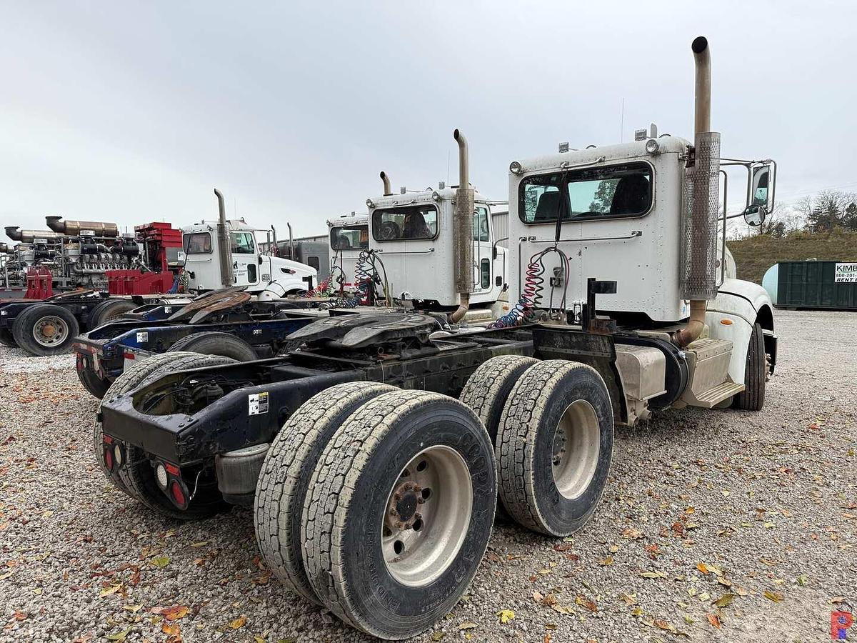 Used 2012 PETERBILT 386 T/A DAY CAB TRUCK TRACTOR (RUNS, INOP)