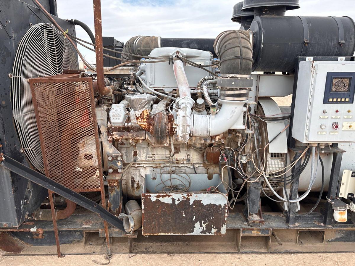 Used Detroit Diesel 100DSEB 890KW 3-phase generator