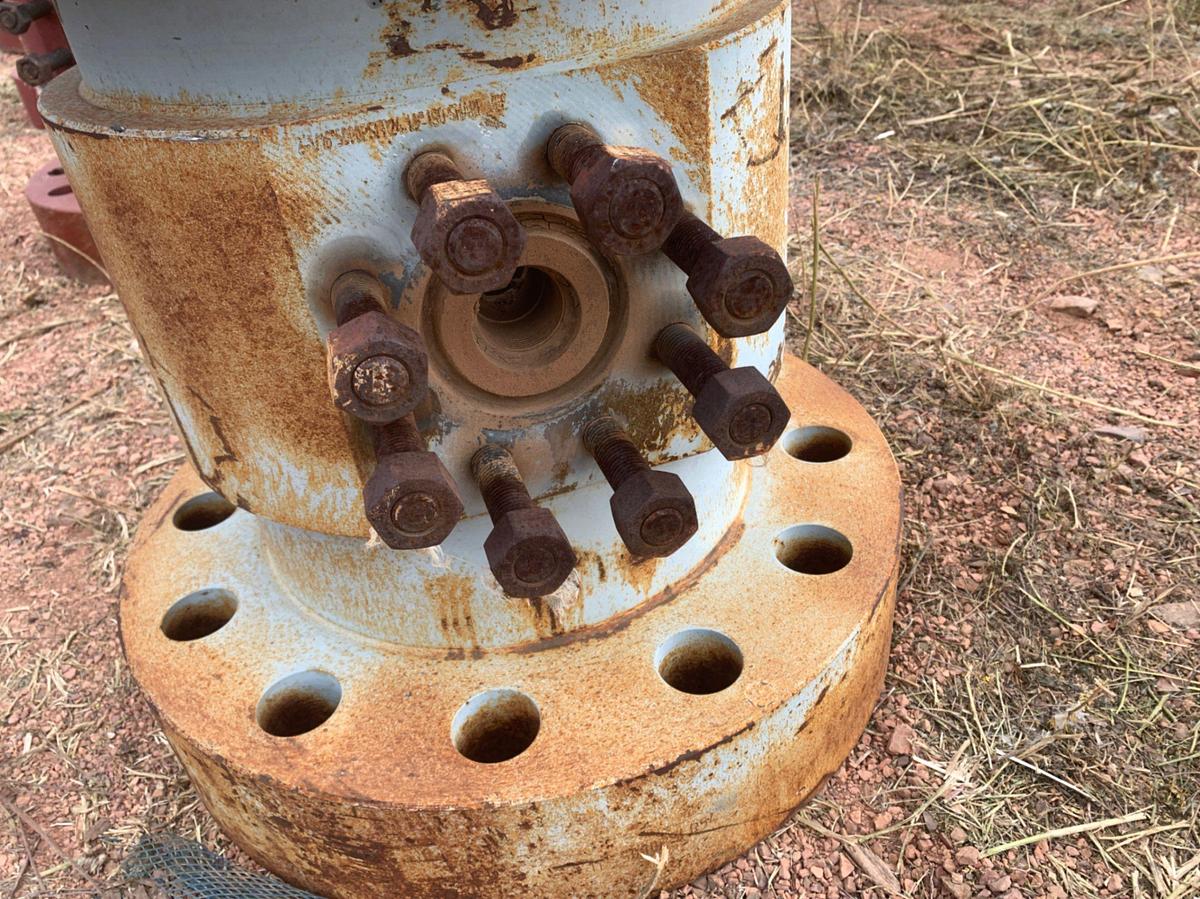 Used (8) 7-1/16 to 10-7/8 10k Fluid Crosses w/ 2in Outlets