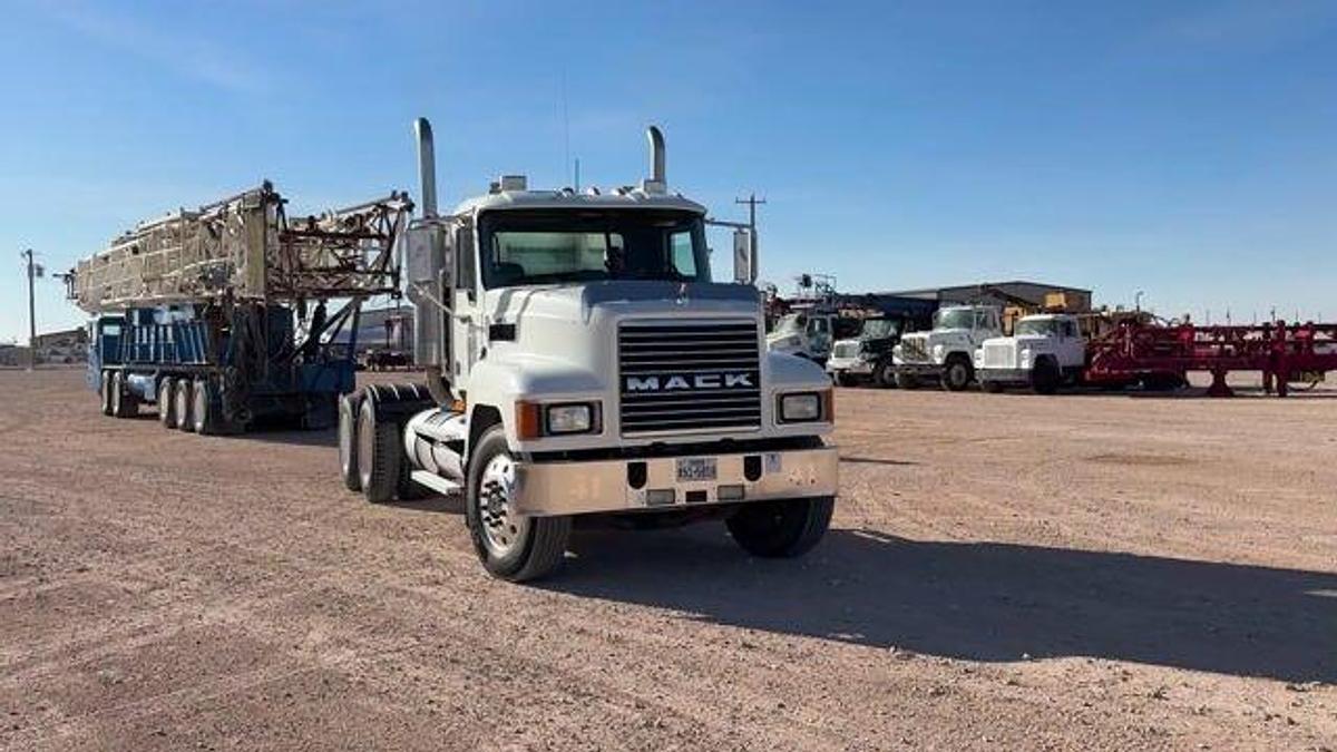 Used 2004 MACK CH613 T/A DAYCAB HAUL TRUCK