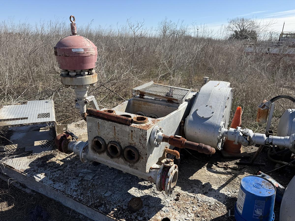 Used JWS-340 10K WP TRIPLEX WELL SERVICE PUMP SKIDDED P/B DETROIT SERIES 60 (INCOMPLETE)